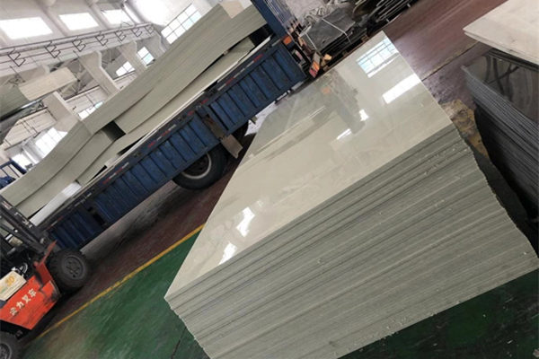 PPH板是采用環保工程塑料生產